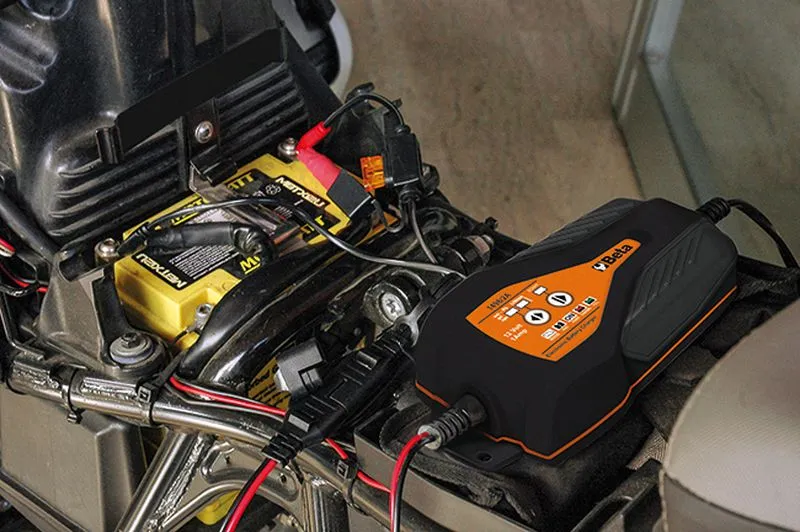 Ładowarka akumulatorów motocykli prostownik 12V | 1498/2A