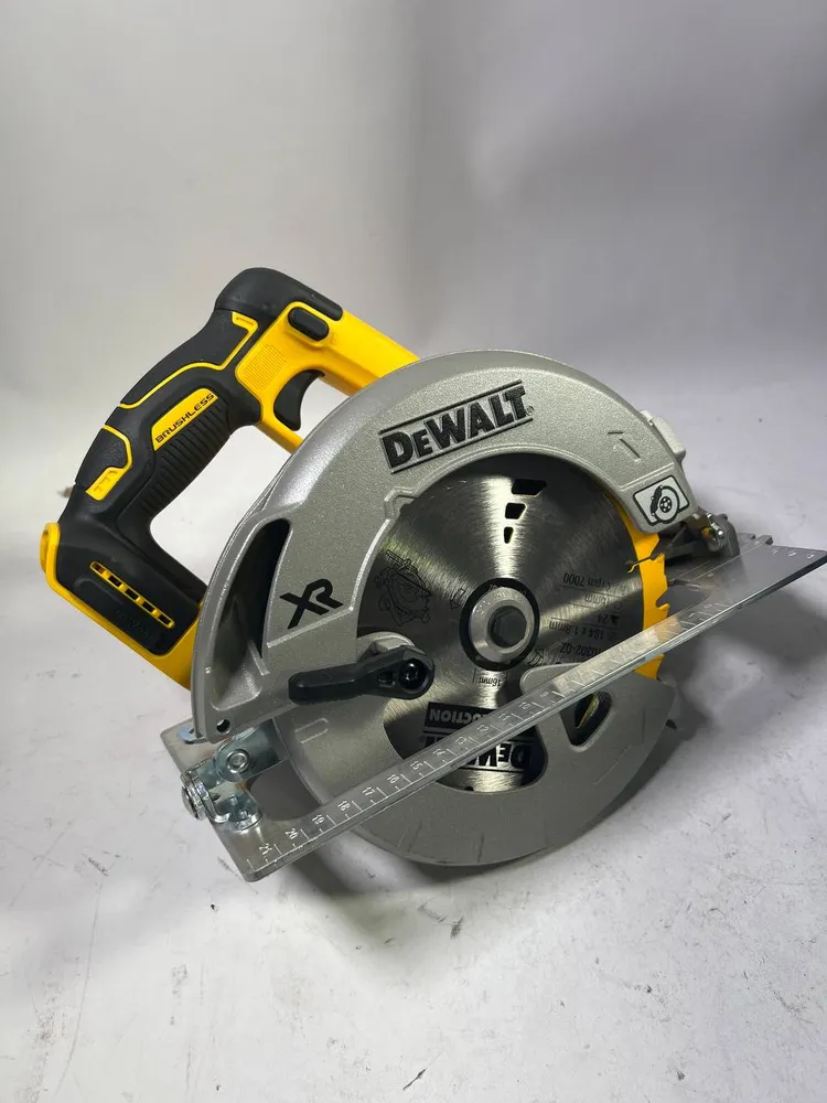 Akumulatorowa pilarka tarczowa DeWalt DCS 570 N 18 V 184 mm bezszczotkowa Solo - bez akumulatora, bez ładowarki