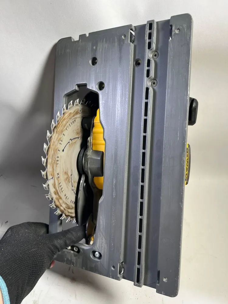 Akumulatorowa pilarka tarczowa DeWalt DCS 579 NT 54 V FlexVolt 190 mm bezszczotkowa + TSTAK - bez akumulatora, bez ładowarki