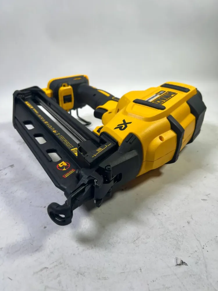 DeWalt DCN 660 N gwoździarka akumulatorowa 18V 32 - 63mm bezszczotkowa solo - bez akumulatora, bez ładowarki