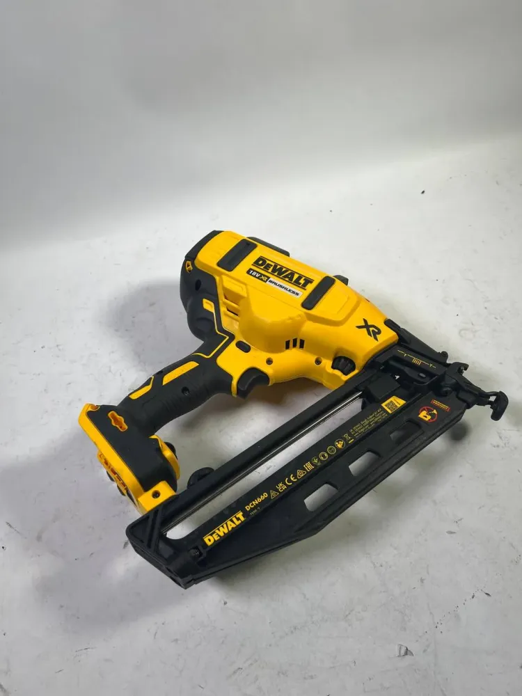 DeWalt DCN 660 N gwoździarka akumulatorowa 18V 32 - 63mm bezszczotkowa solo - bez akumulatora, bez ładowarki