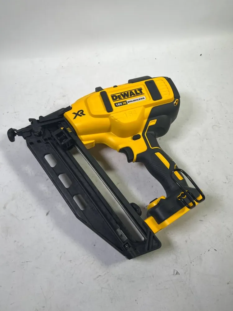 DeWalt DCN 660 N gwoździarka akumulatorowa 18V 32 - 63mm bezszczotkowa solo - bez akumulatora, bez ładowarki