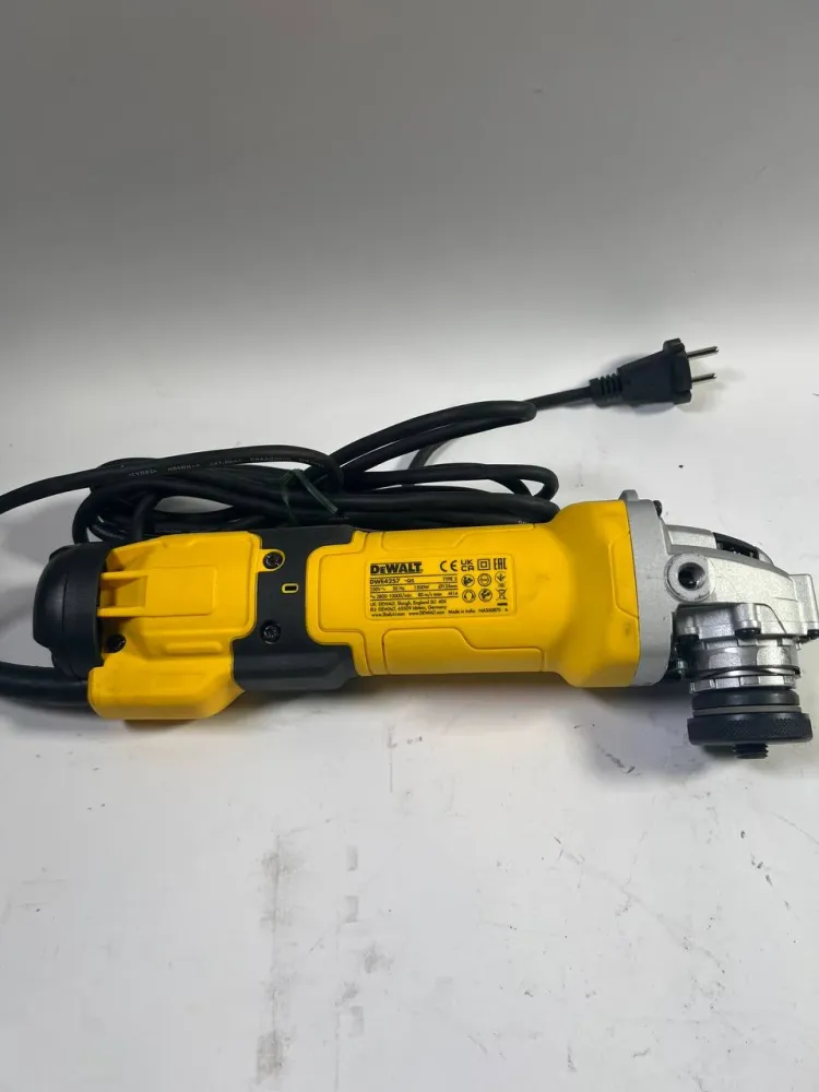 DeWalt DWE 4257 KT Szlifierka do betonu / szlifierka kątowa 1500 W z tarczą garnkową w walizce TStak