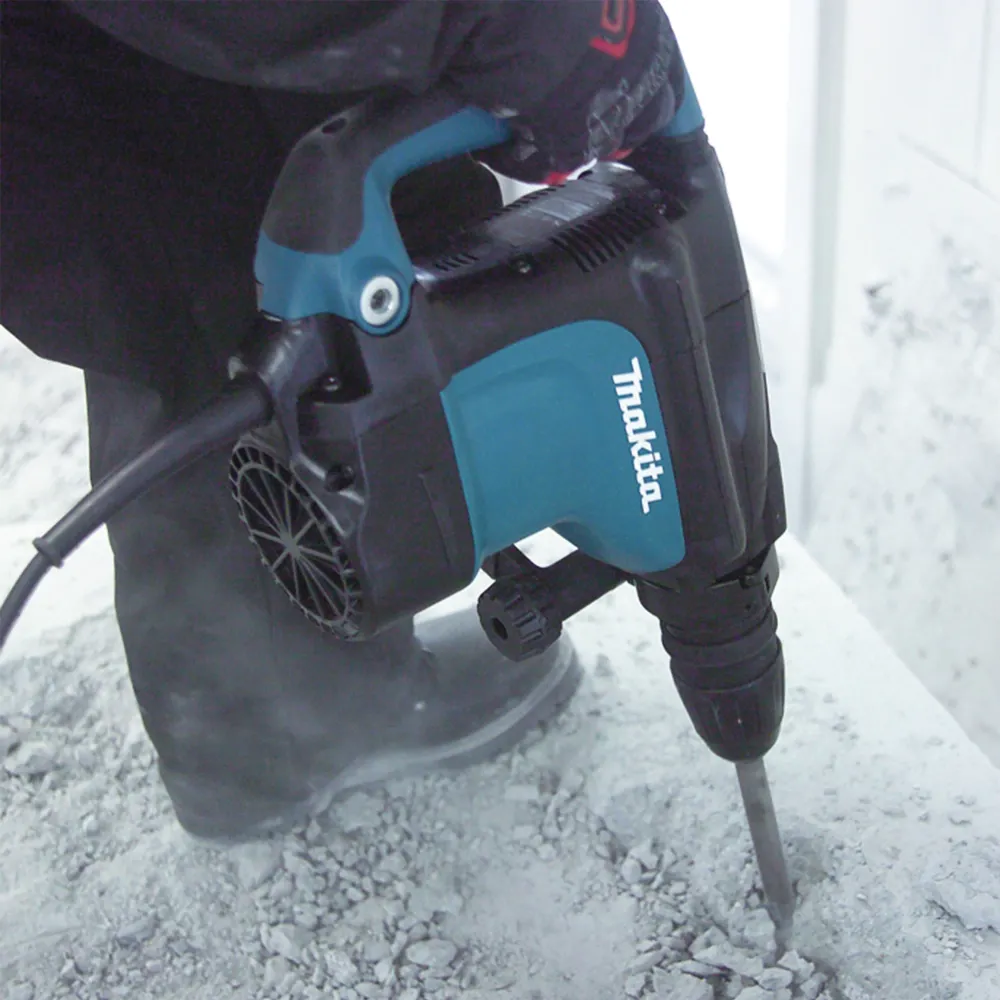 Młot wyburzeniowy Makita HR4511C o mocy 1350 W