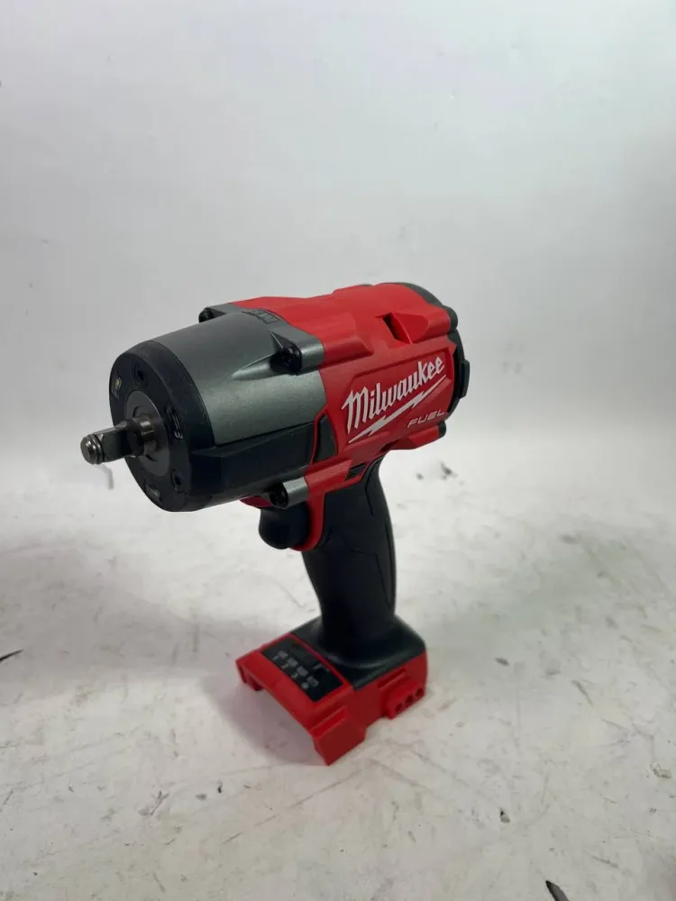 Milwaukee M18 FMTIW2F38-0 Akumulatorowy klucz udarowy 18 V 745 Nm 3/8" Brushless Solo - bez akumulatora, bez ładowarki