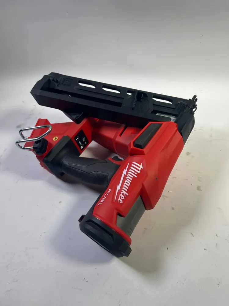 Milwaukee M18 FN16GA-0 Gwoździarka akumulatorowa 18 V 32 - 64 mm bezszczotkowa Solo - bez akumulatora, bez ładowarki