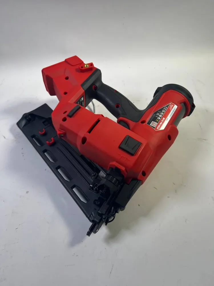 Milwaukee M18 FN16GA-0 Gwoździarka akumulatorowa 18 V 32 - 64 mm bezszczotkowa Solo - bez akumulatora, bez ładowarki