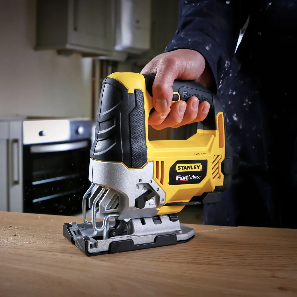 Pił szablasta Stanley FME340K-QS 710W