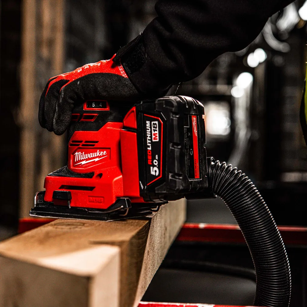 Szlifierka Milwaukee M18 BQSS-502B 18 V 5 Ah