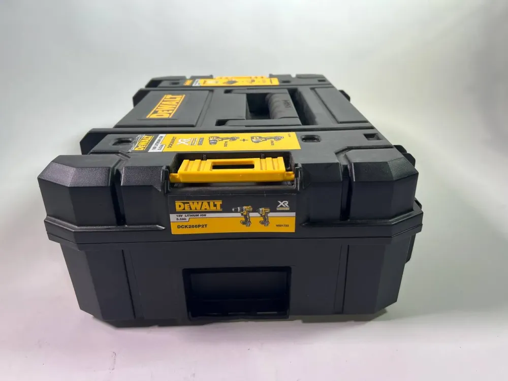 Walizka narzędziowa DeWalt TSTAK do wkrętarki akumulatorowej DeWalt 18 V do akumulatorów 3,0 / 4,0 / 5,0 AH