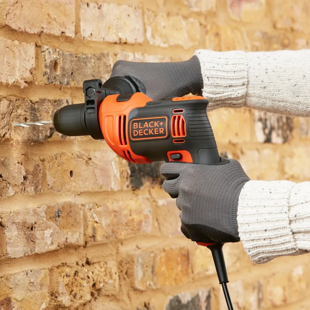 Wiertarka udarowa Black+Decker BEH710K-QS 710W