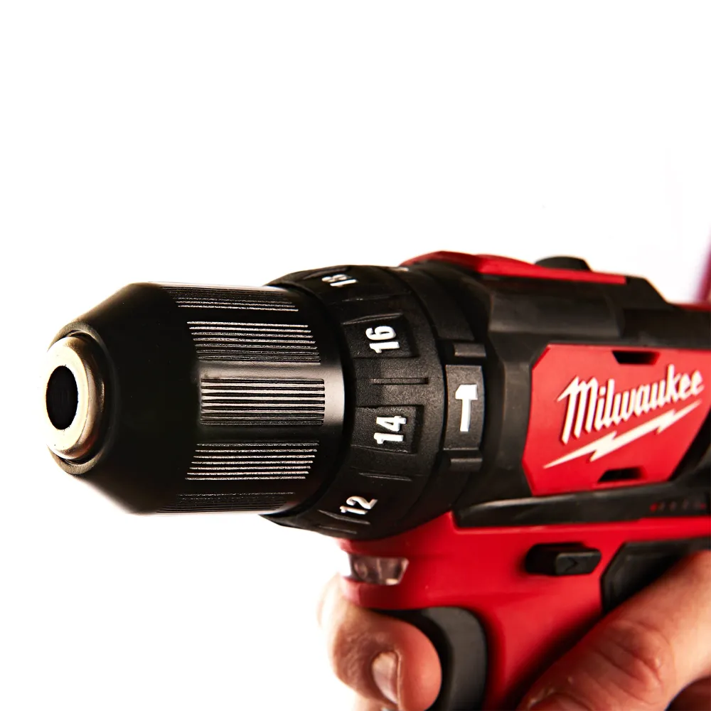 Wiertarko-wkrętarka Milwaukee M12 BPD-202C 12 V 2 Ah