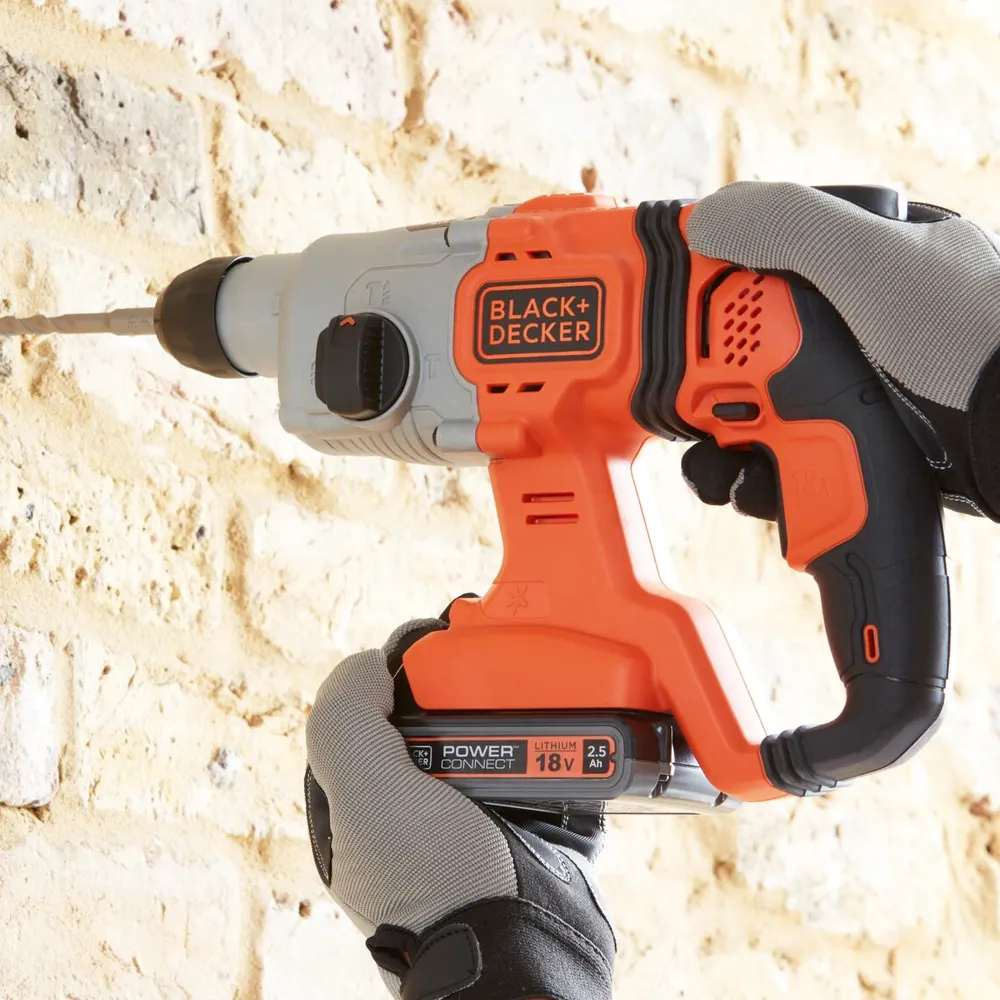 Wiertarko-wkrętarka udarowa Black+Decker BCD900E2K-QW 18 V 2,5 Ah
